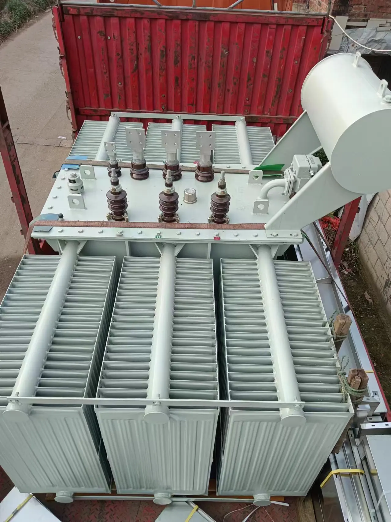 Three Phase Amorphous Alloy Oil Immersed Power Transformer 110v to 220V High Voltage Power Transformer