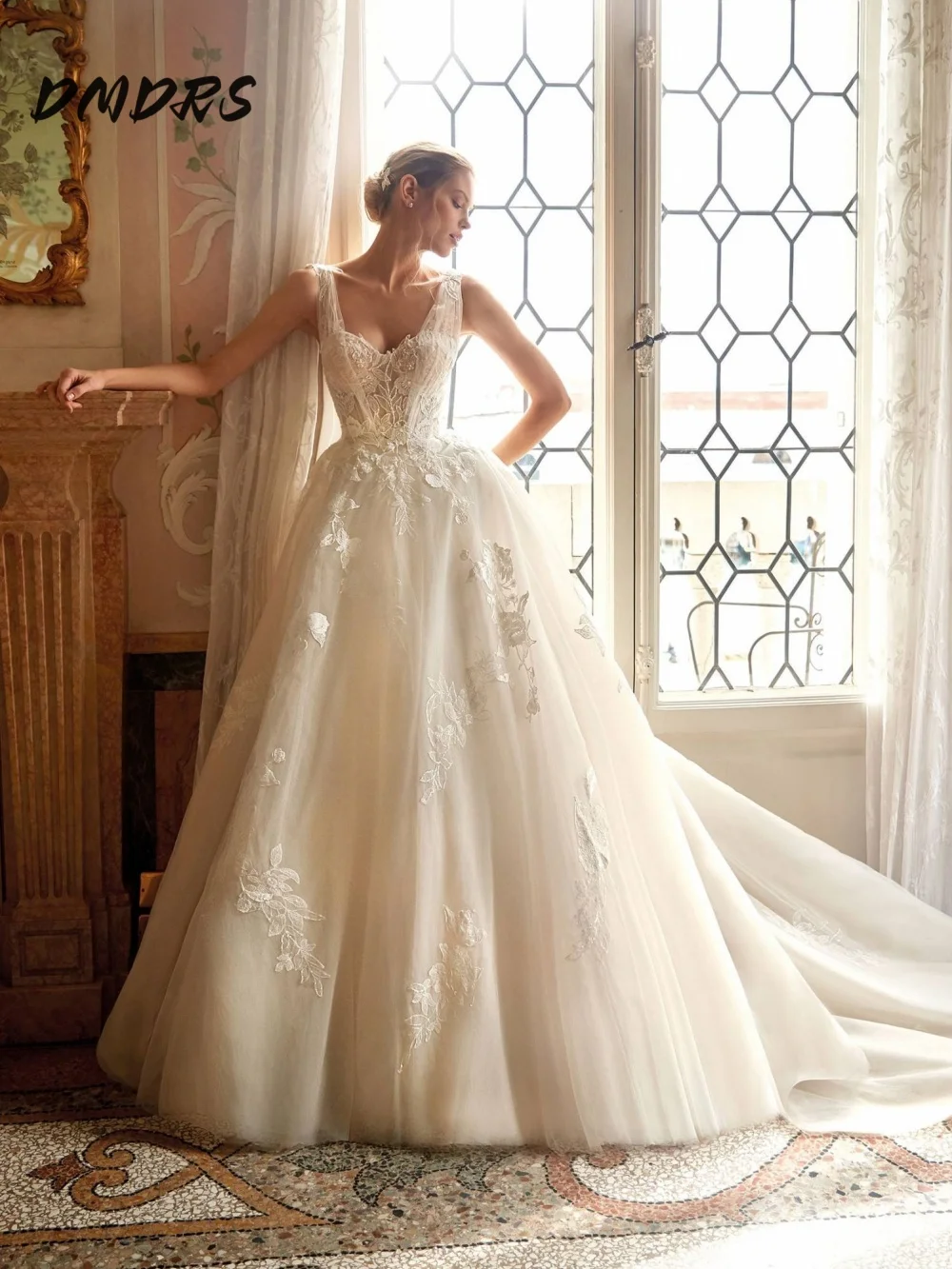 Elegant Sleeveless Wedding Dress 2025 Charming Bridal Gown Charming Tulle A-line Floor-length Gown Customized