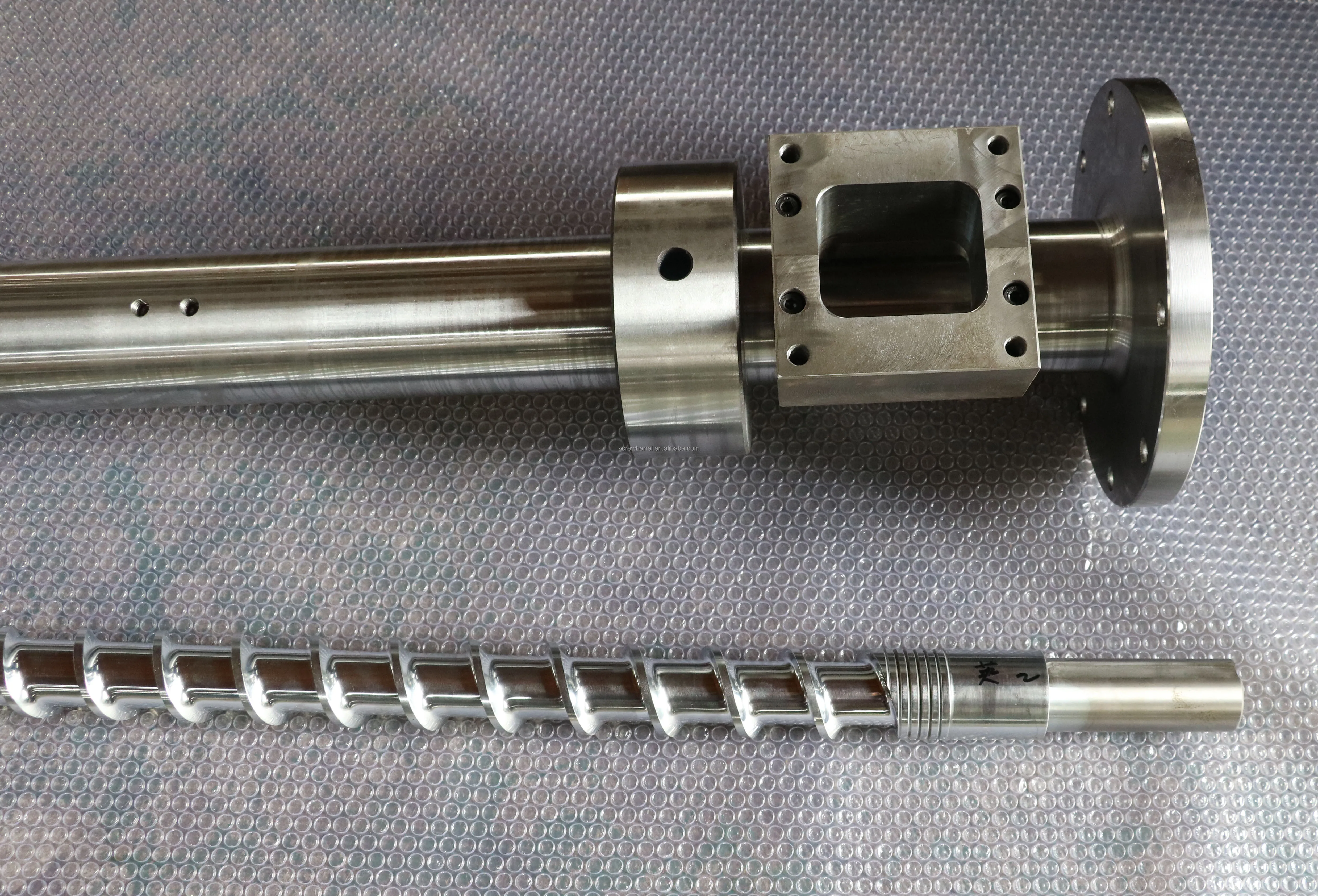 Bimetallic Conical Twin Barrel Screw With SZ65 Gear Box Injection Molding Screw Custom Design