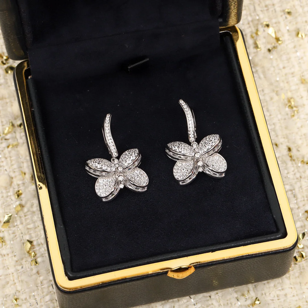 

2022 Pure 925 Sterling Silver Jewelry For Women Full Diamond Butterfly Earrings Luck Design Wedding Party Mini Small Cute Size