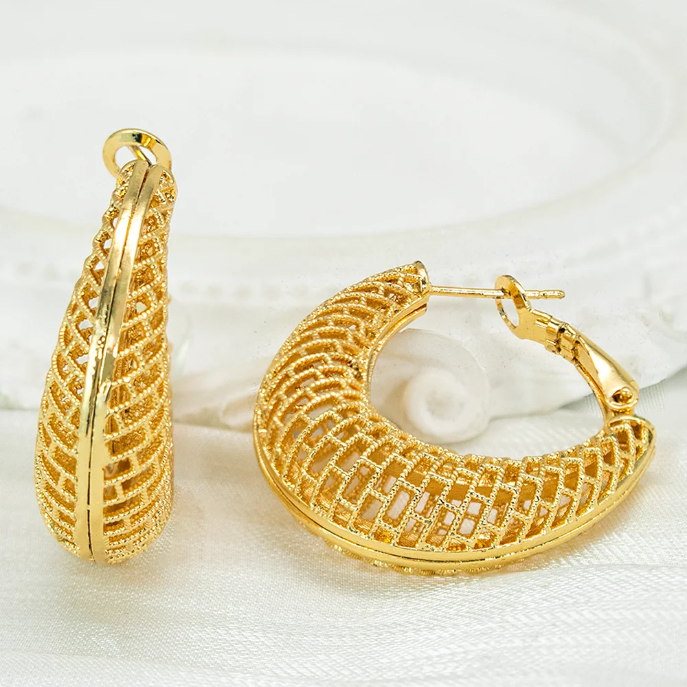 YTJX Hohles Netzgitter-Design Damen-Ohrring Klassischer 18K Vergoldeter C-förmiger Piercing-Ohrring Dubai Mode Täglicher Schmuck Geschenk – Detail 5