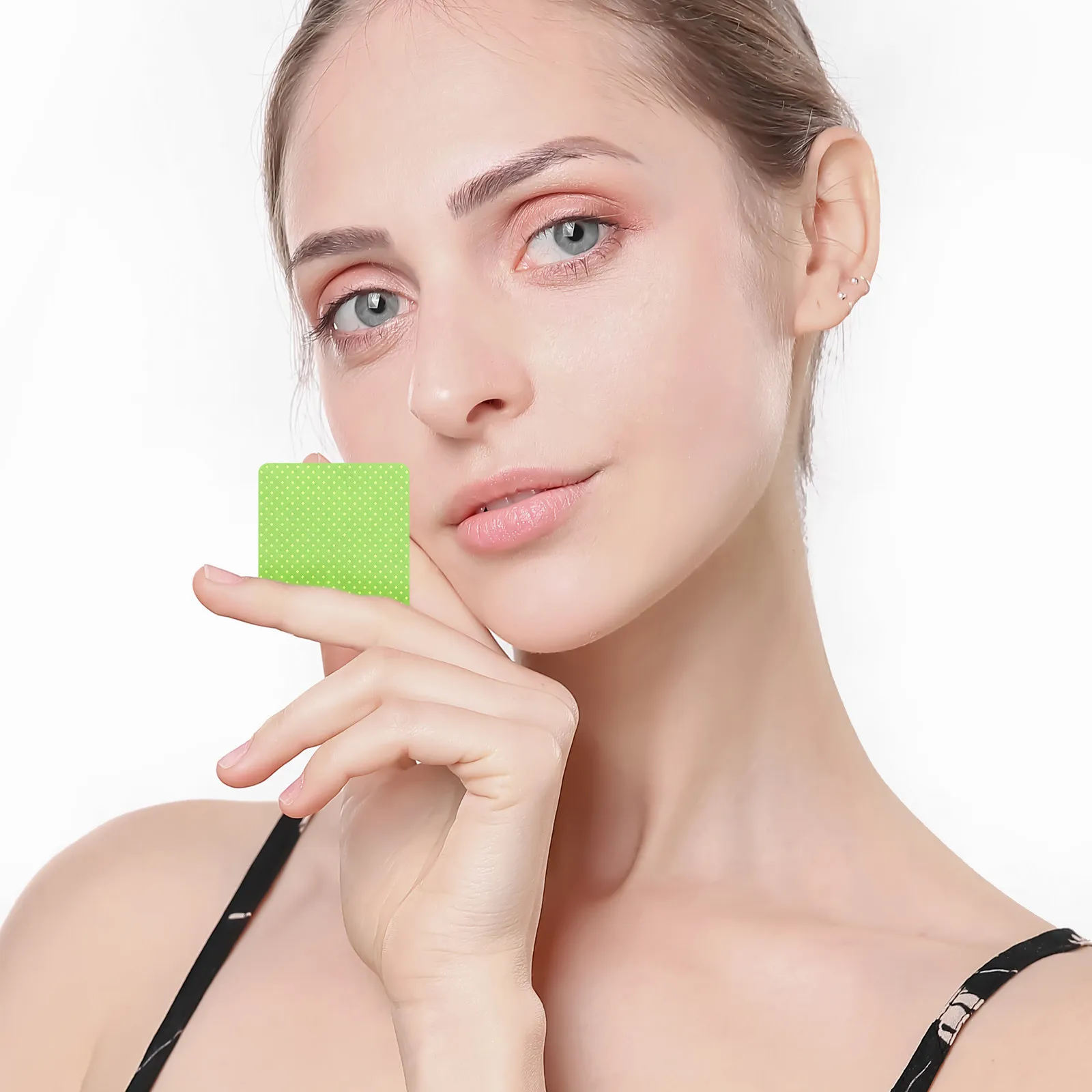 

1080Pcs Square Cotton Pads Absorbent Lint Free Wipes for Eyelash Extensions Glue and Nail Polish Removal Supplies