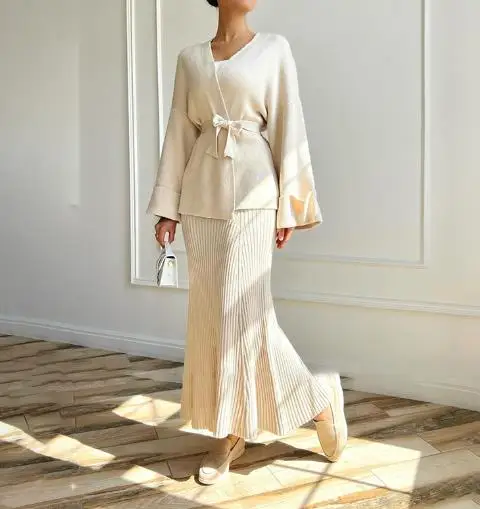 

Autumn and Winter 2025 V-Neck Lace Up Long Sleeved Jacket and Elegant High Waisted Skirt Set for Women, Slim Fit Knit Set