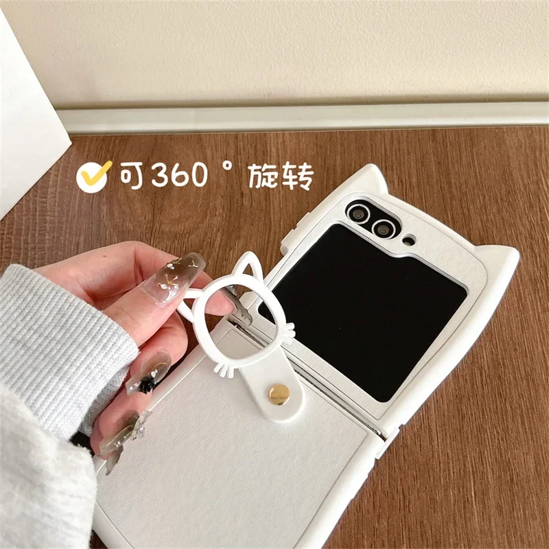 Bola de pelúcia cordão caso de telefone para samsung galaxy z flip 6 5 4 3 capa protetora traseira para zflip4 zflip5 zflip6 caso