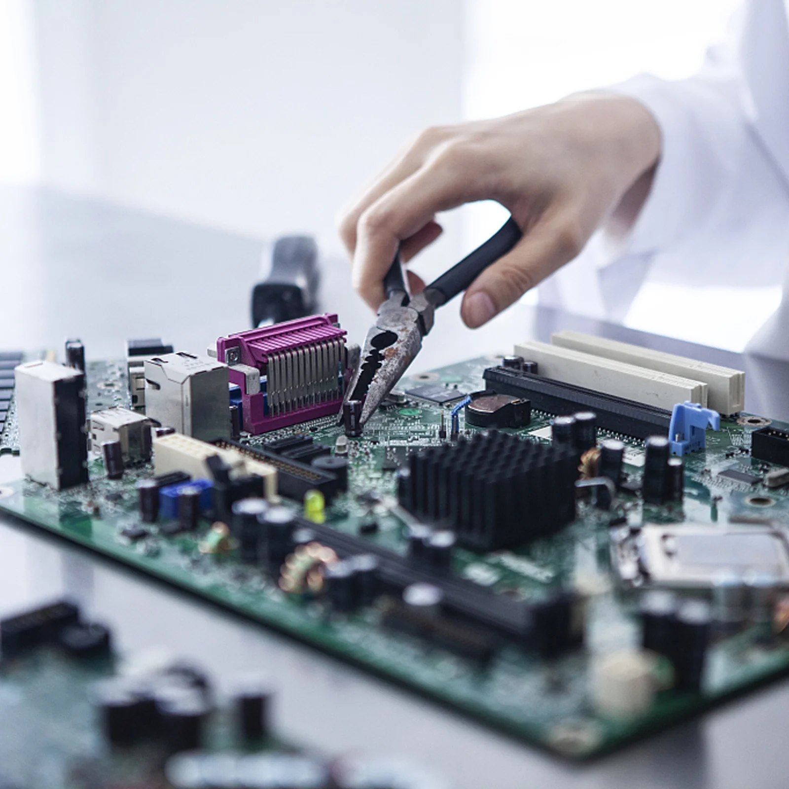 6 قطعة بالوعة الحرارة للوحة الأم الألومنيوم برودة زعنفة Ic رقاقة المبرد عالية الأداء التبريد 4B الجهد المنظم