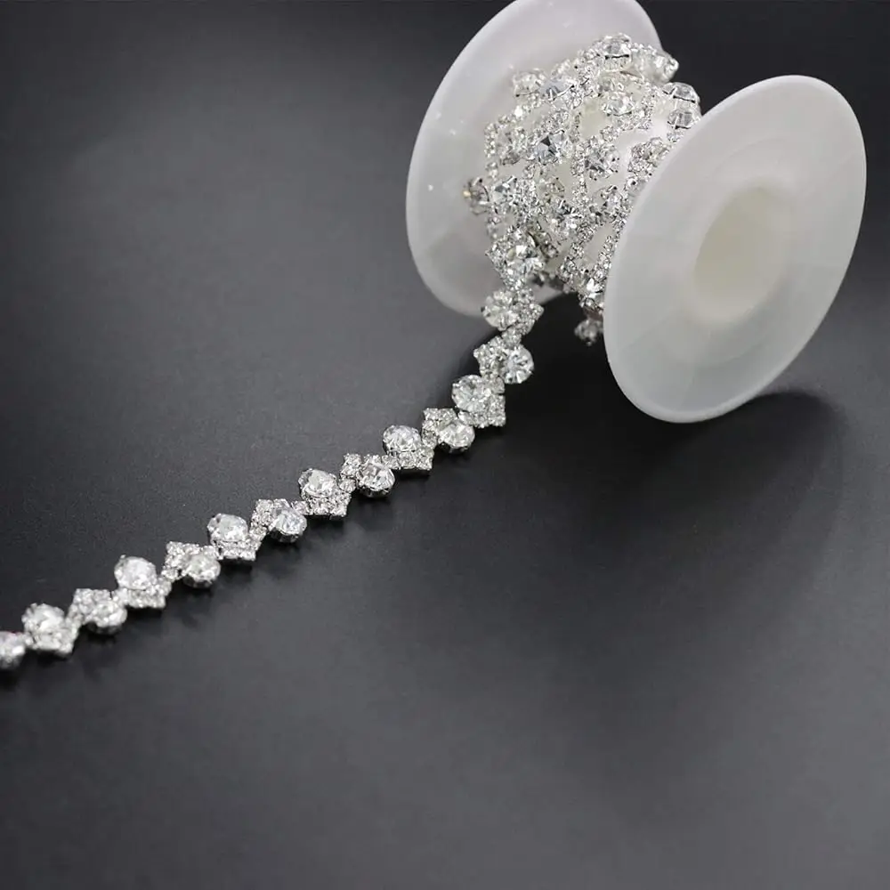 

Rhinestone Trim, Crystal Rhinestone Chain Applique, Ideal for DIY Decoration and Wedding Clothing Embellishments, 0.4\ Width
