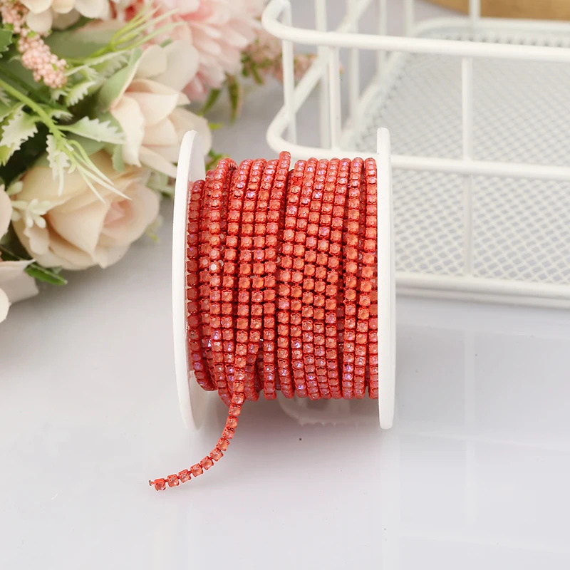 PEESOM Neu! 2 mm Mokka-Strass-Cup-Kette, bunte Basis, zum Aufnähen, Kristallbesatz, Kettenapplikation für Kleidung – Detail 3