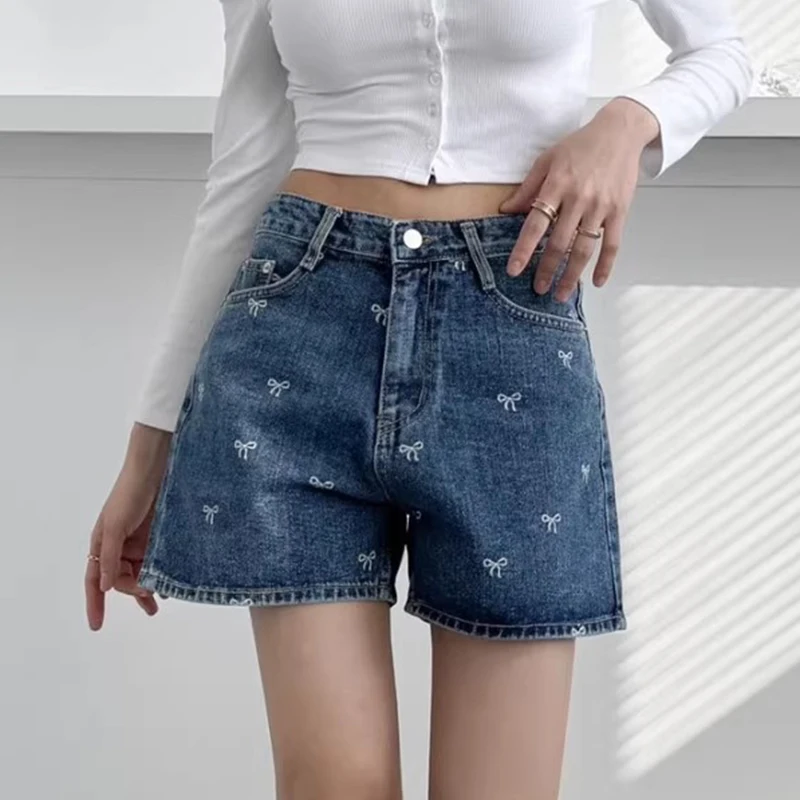 Korejpaa 2024 Zomer Retro Denim Shorts Dames Hoge Taille Veelzijdige Geborduurde Strik Print Casual Wijde Pijpen Shorts Dameskleding