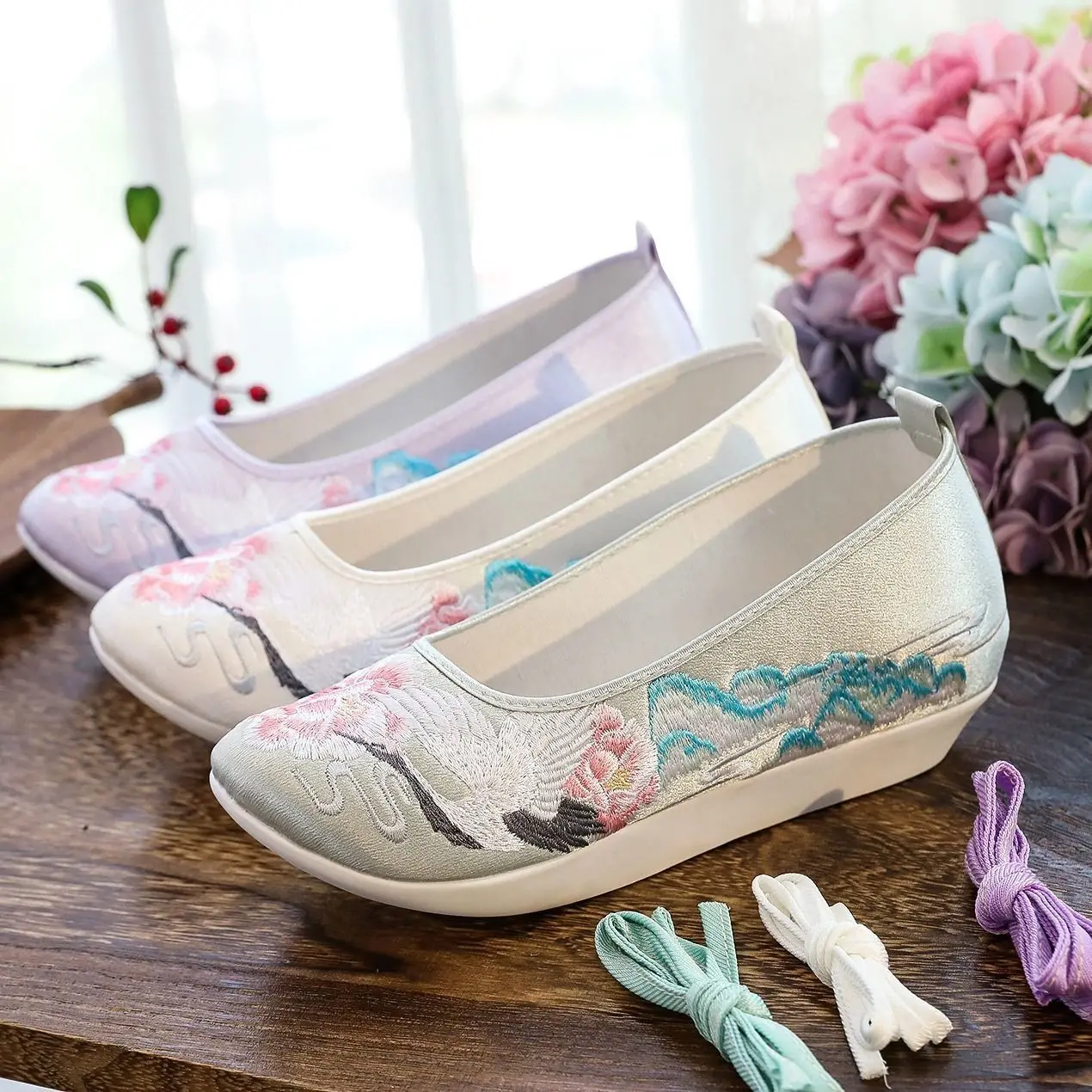4cm Dengyun Hanfu Shoes Women Ming Dynasty Thick Sole Cosplay Embroidered Cloth Shoes Autumn Winter New Chinese Han Element