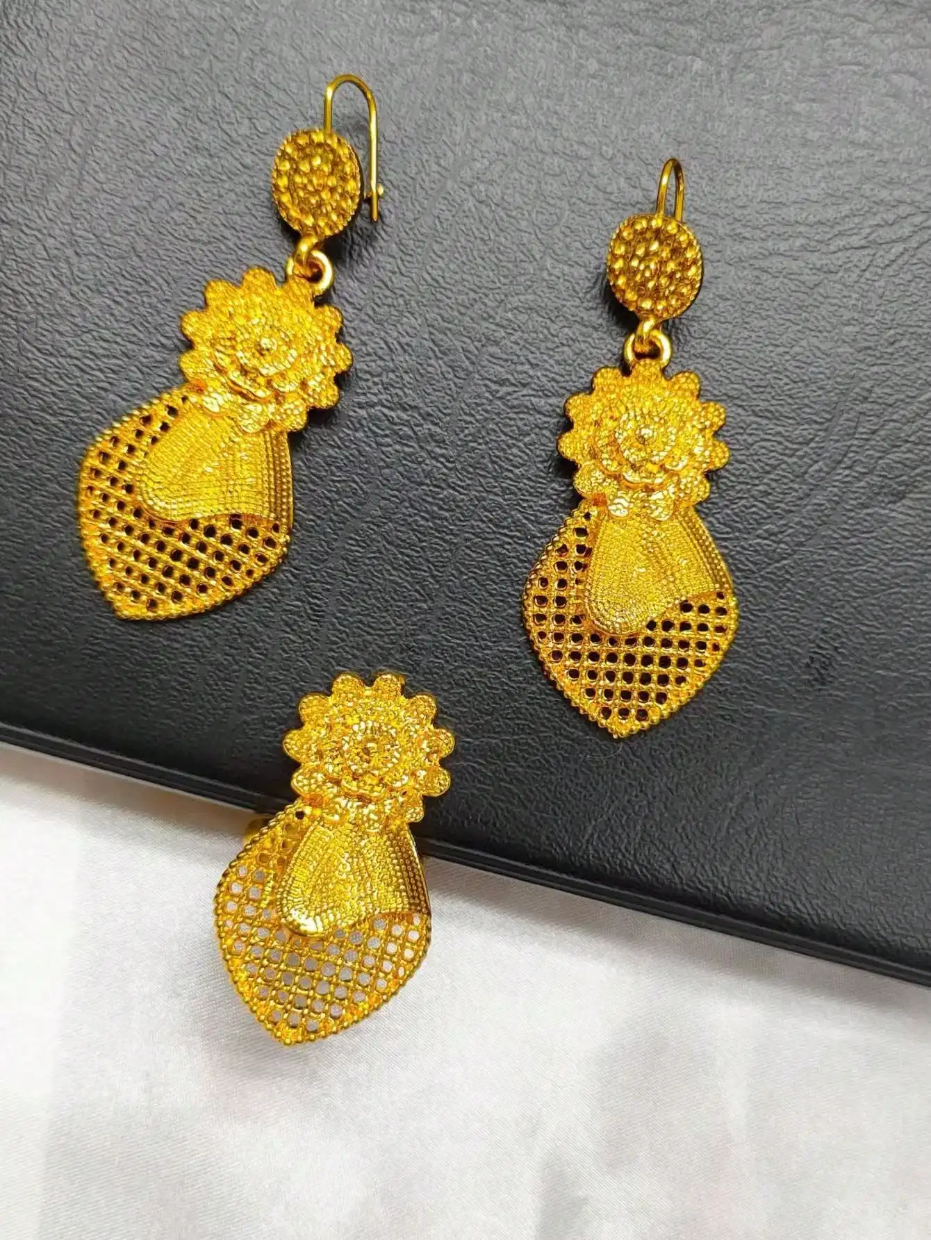 Alloy 24k Gold Plated African Necklace Bracelet Earrings Ring Dubai Indian Bridal Women\'s Jewelry Set