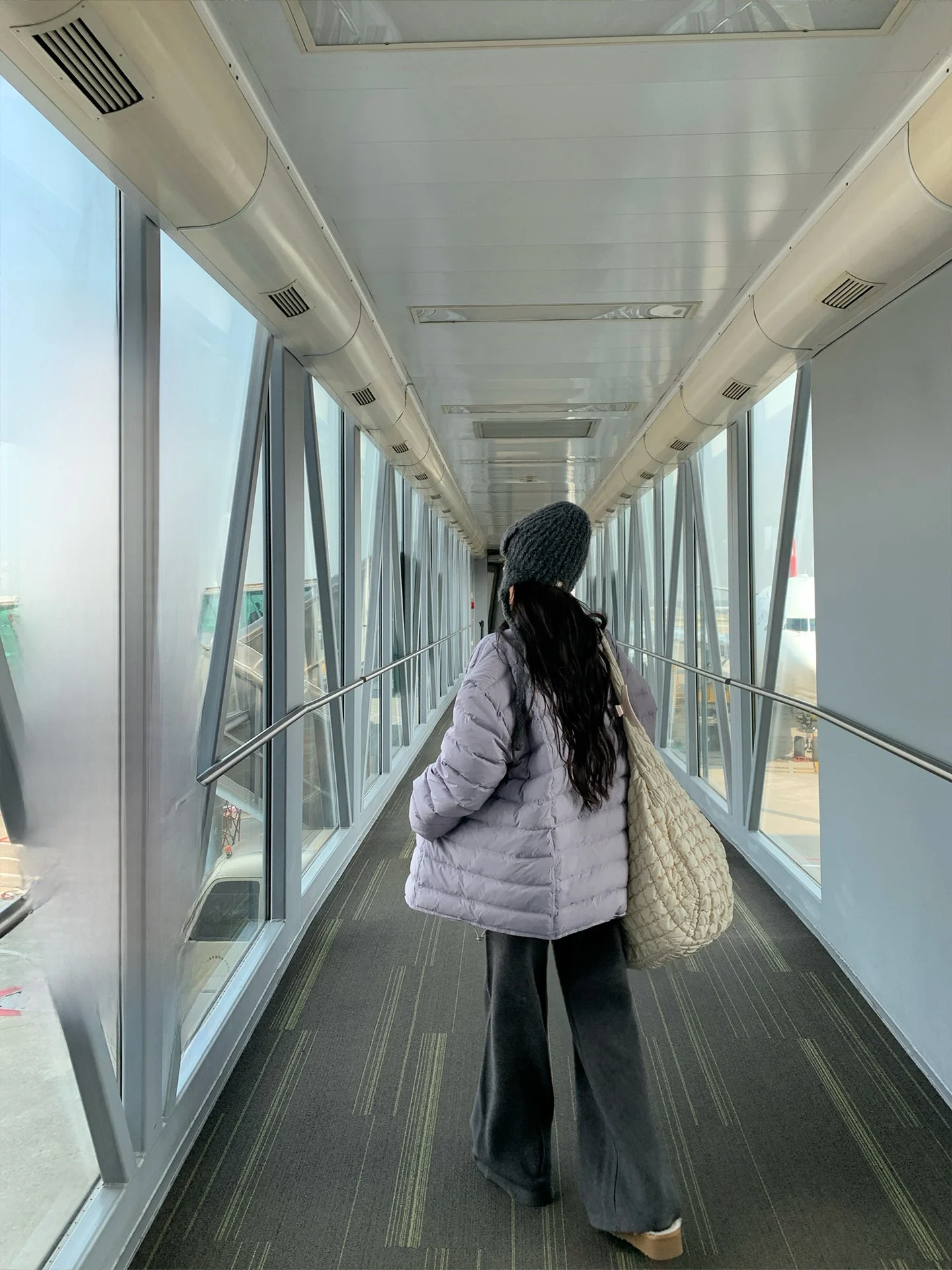 

Куртка Nora Studio 90 White Du Down: легкая, теплая, свободного кроя, с круглым вырезом, в рубчик, с наполнителем, в корейском стиле, для повседневной носки