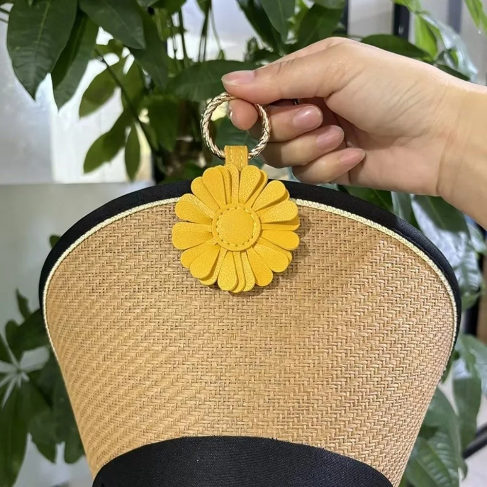 New PU Leather Magnetic Hat Clip Yellow Flower Versatile Accessory Travel Bag Pendant Magnet Buckle Sun Hat Clip For Journeys