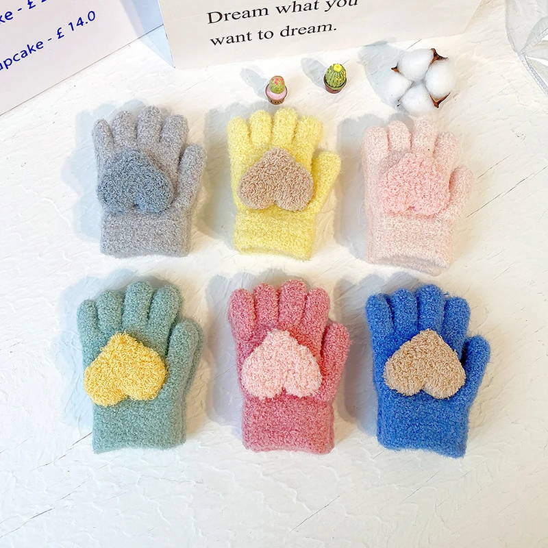 Cute Love Heart Baby Gloves Winter Warm Coral Fleece Mittens for Toddler Korean Candy Color Plush Furry Full Finger Gloves