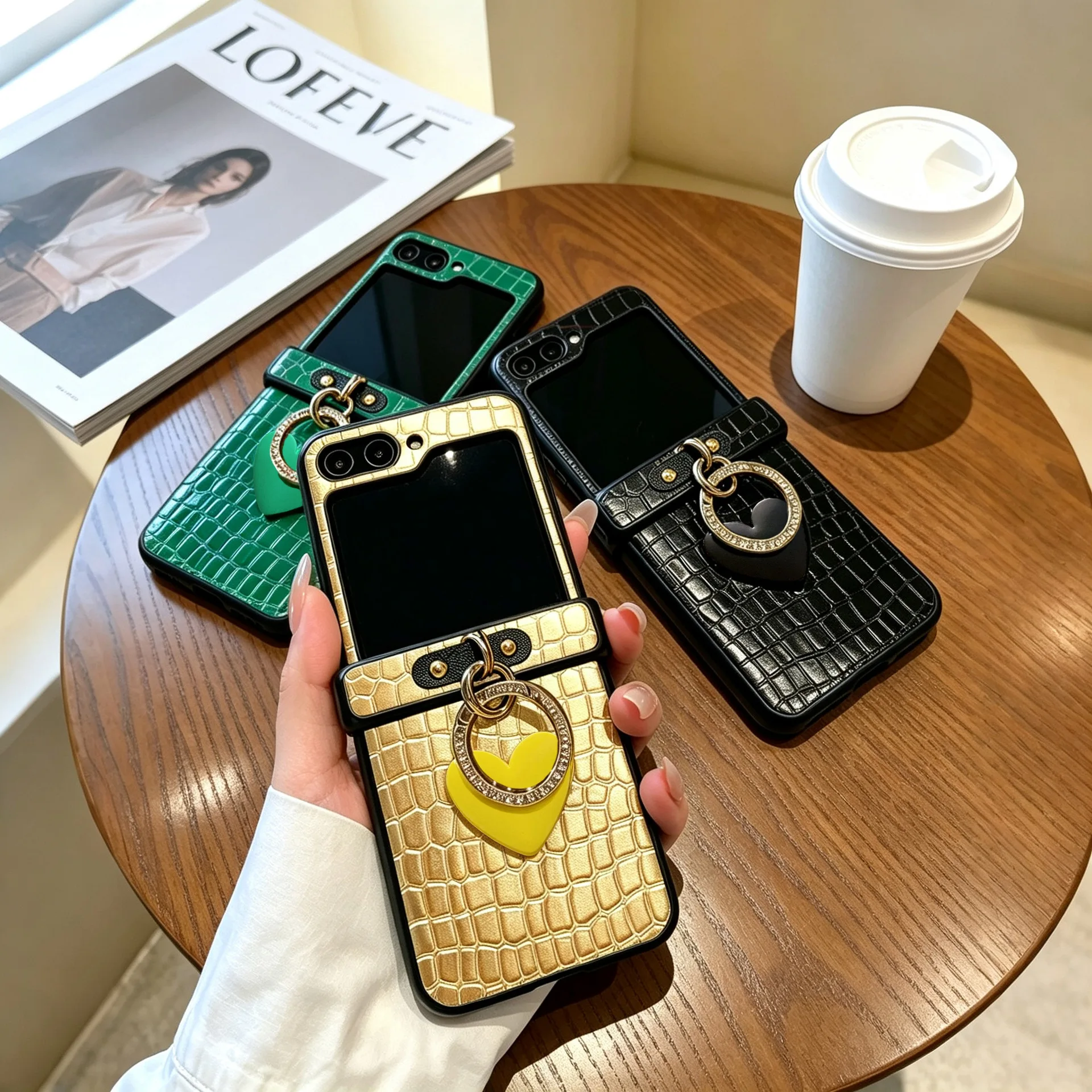 Phone Cases Vogue - เคสโทรศัพท์ลายหนังจระเข้ ประดับเพชรเทียมแวววาวสไตล์โว้ก สำหรับ Samsung Galaxy Z