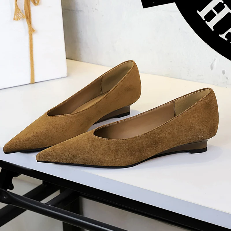 

Women New Comfortable Slip-On Wedges Shoes Lady Vintage Flock 3cm High Heels Pumps Female Elegant Daily Casual Outdoor Shoes