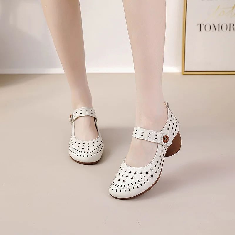 2025 موضة أنيقة جوفاء أحذية من الجلد الطبيعي عالية الكعب الربيع الصيف النساء الصنادل مريحة عدم الانزلاق تنفس