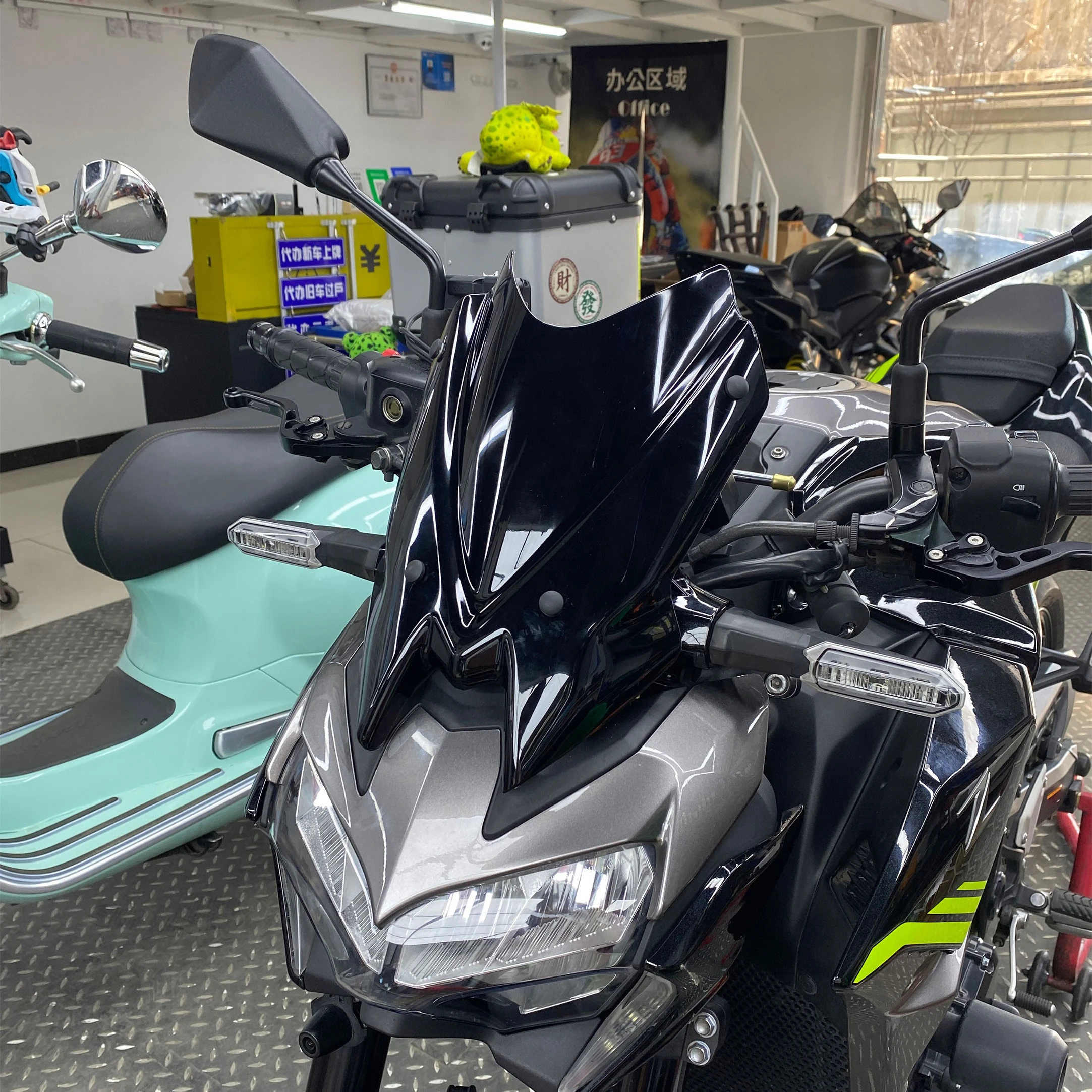 For Kawasaki Z900 Z650 Enlarged Windshield Wind Deflector Fairing Motorcycle Accessory Suitable for Kawasaki Z900 Z650