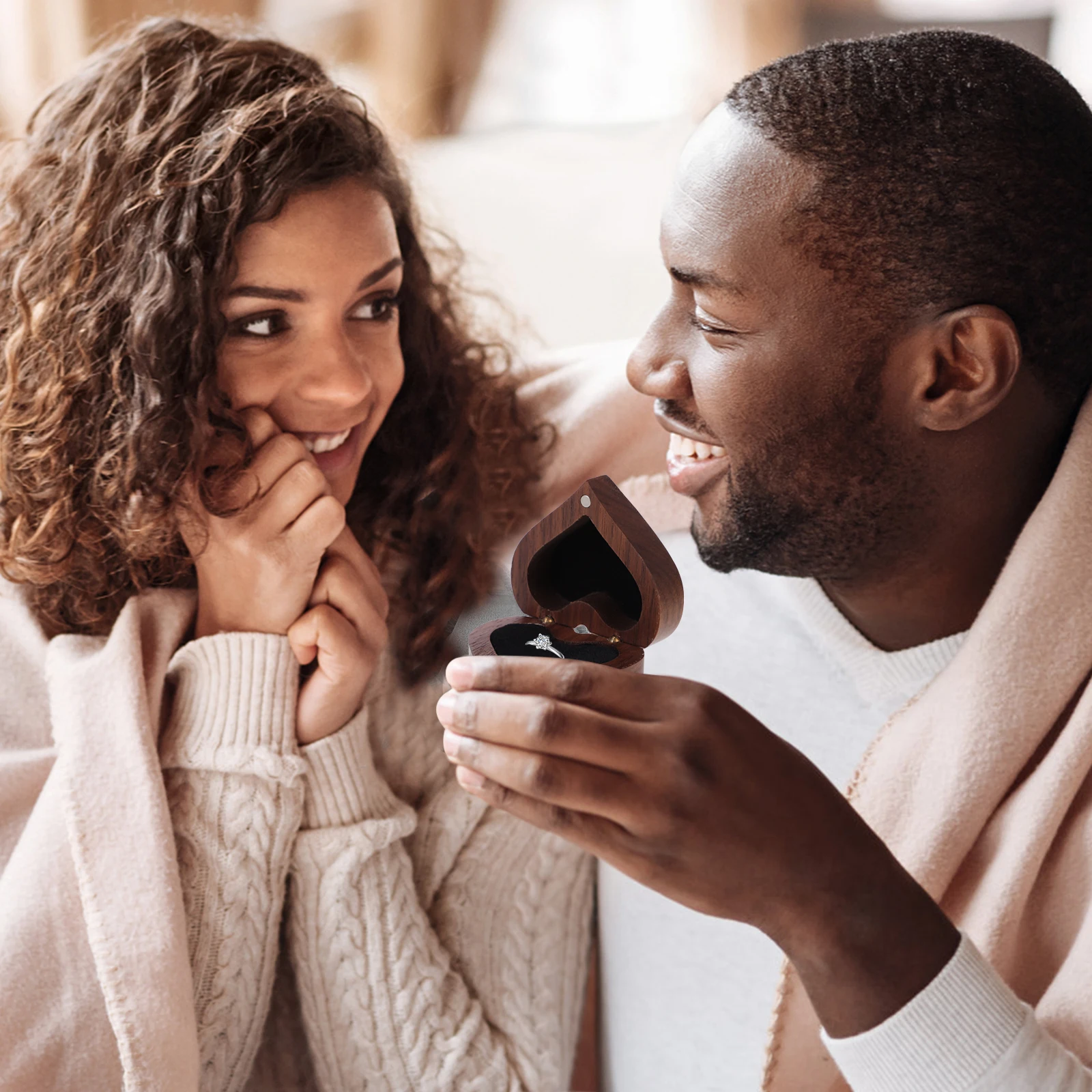 

Деревянная шкатулка для колец в форме сердца, подарочная коробка для ювелирных изделий, для свадьбы, помолвки, предложения руки и сердца, футляр для хранения колец для женщин