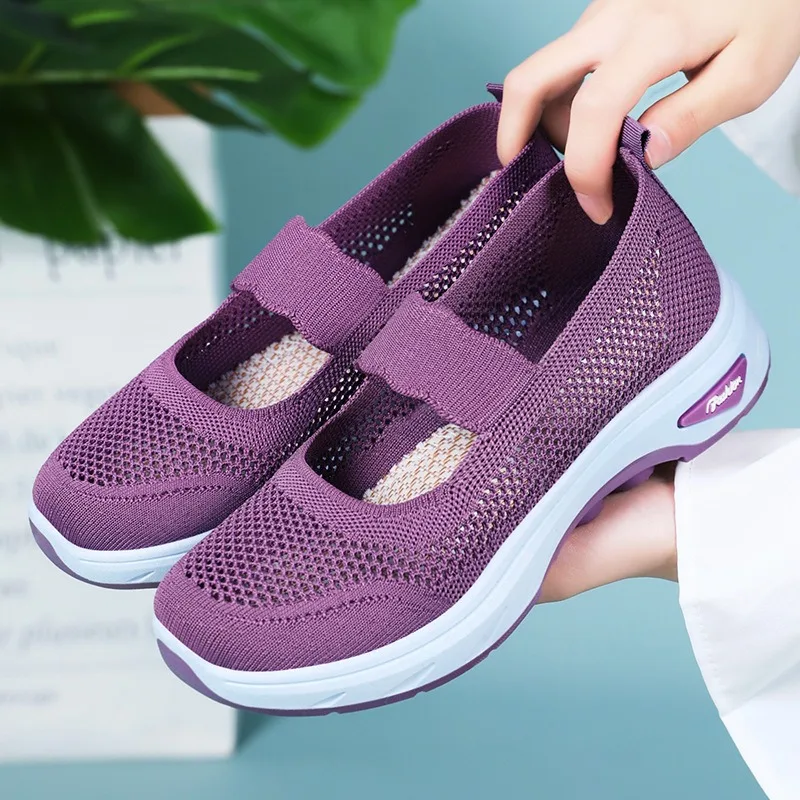 

Women's Versatile New Comfortable and Breathable Casual Hollowed Out Soft Soles Stepping on Old Beijing Cloth Shoes for Women