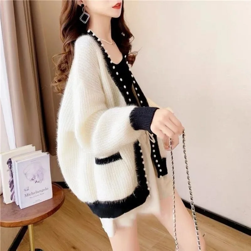 Autumn Winter V-neck Knitting Cardigan Women Fashion Diamonds Solid Color Sweater Coat Ladies Casual All-match Knitwear Tops