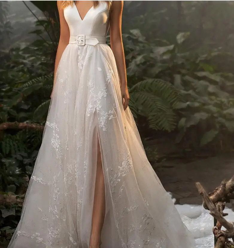 2024 Charming V-Neck A-Line Tulle Wedding Dresses Split Lace Appliques vestidos Bridal Gowns Sleeveless Backless Court Train