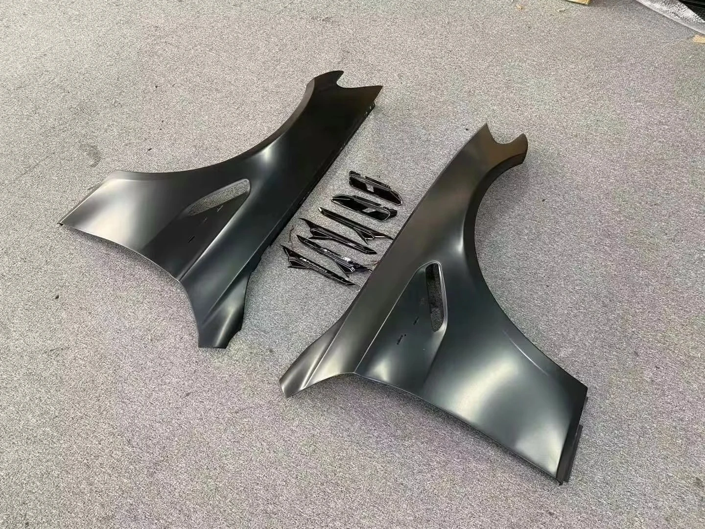 CLY Car Bumpers for 2010-2017 5 Series F10 F18 Upgrade 2021 M5 Body Kit With Siamese Large Grille LED Fenders
