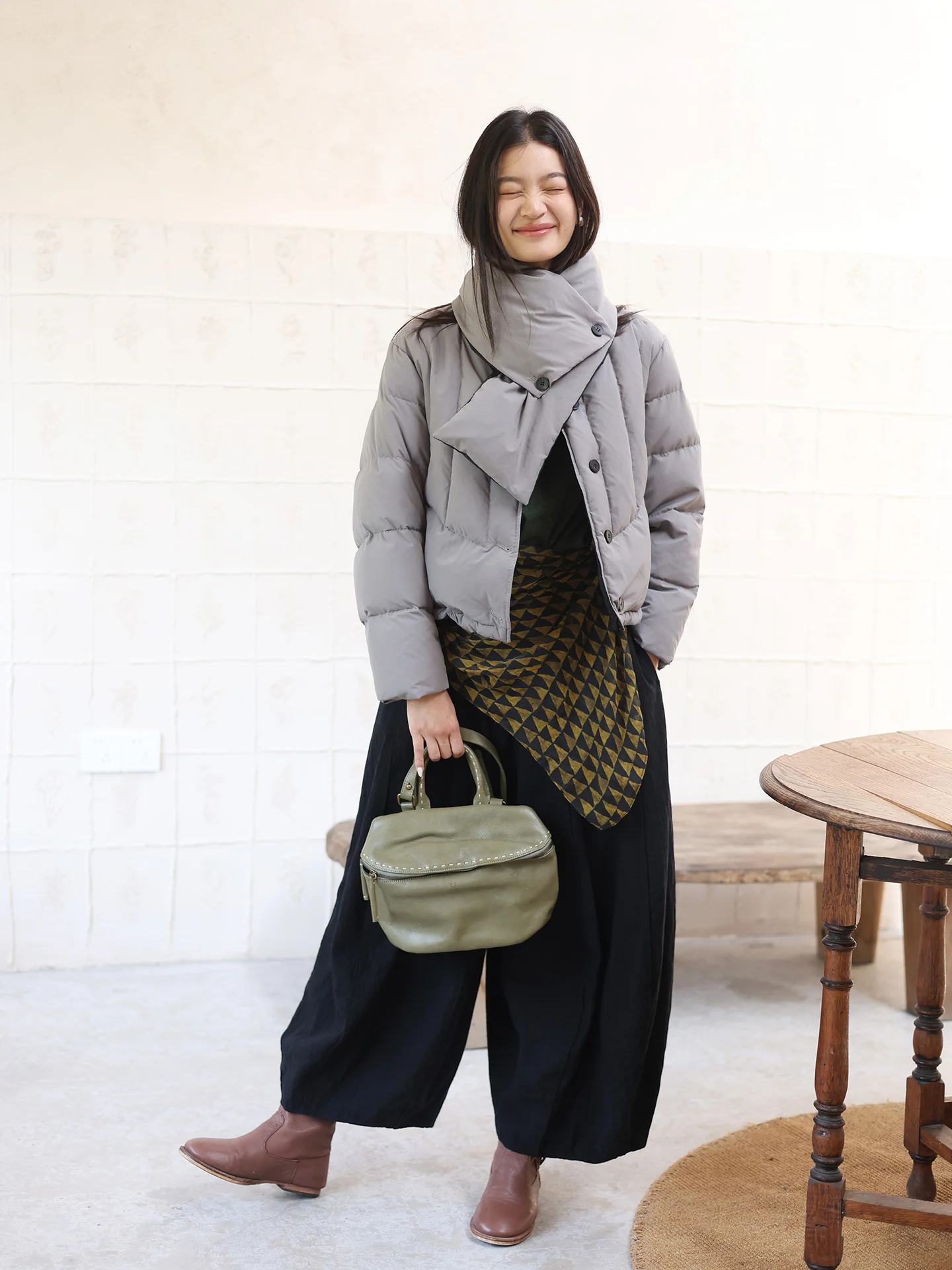 

Утепленная куртка с наполнителем из 90% белого пуха, свободного кроя, с круглым вырезом, с шарфом, повседневная, из полиэфирного волокна, с длинными рукавами, теплая, для зимы