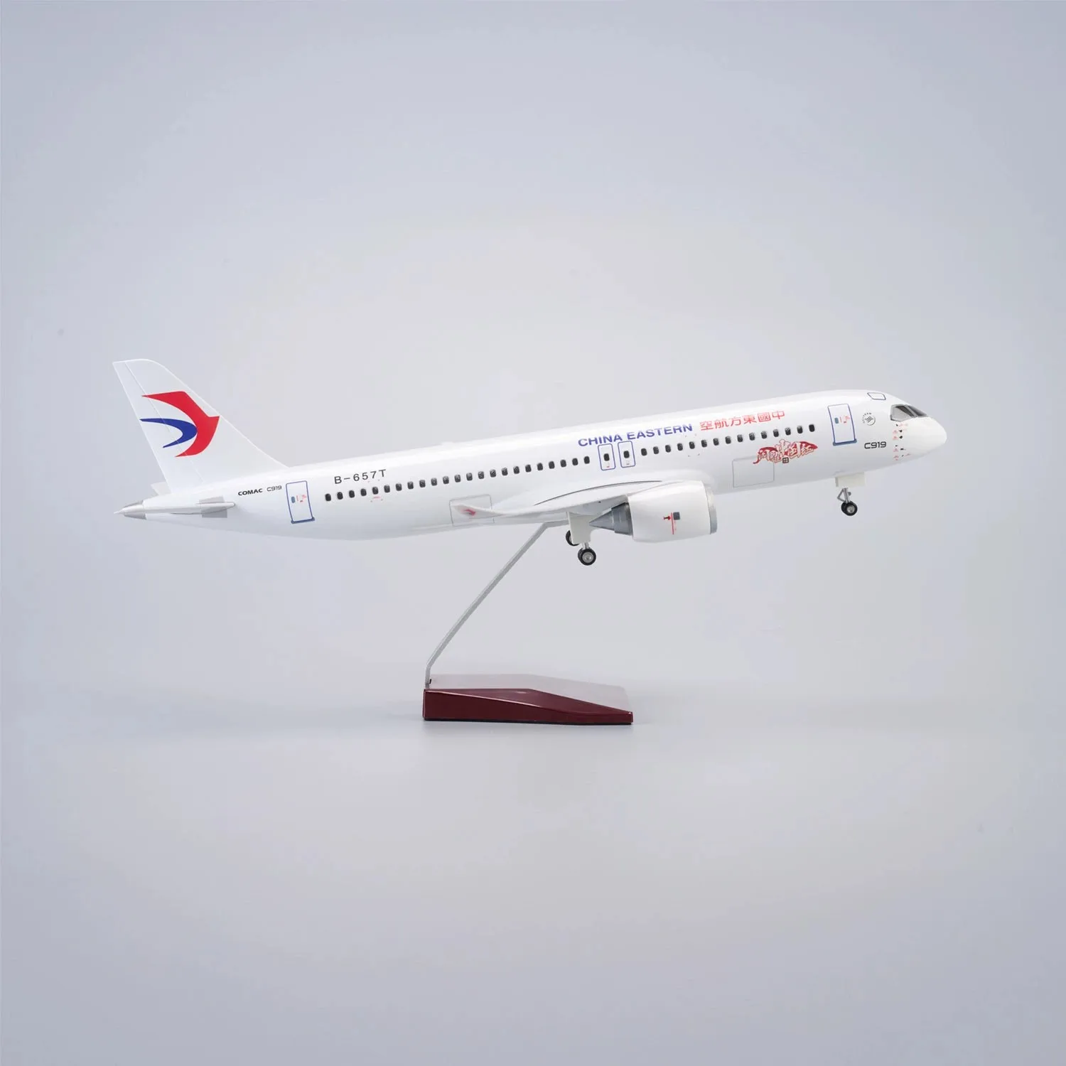 47CM Scale Aircraft Model 1:82 China Eastern China Red C919 Airlines Miniature Airplane Diecast For Collections and Displays Gif