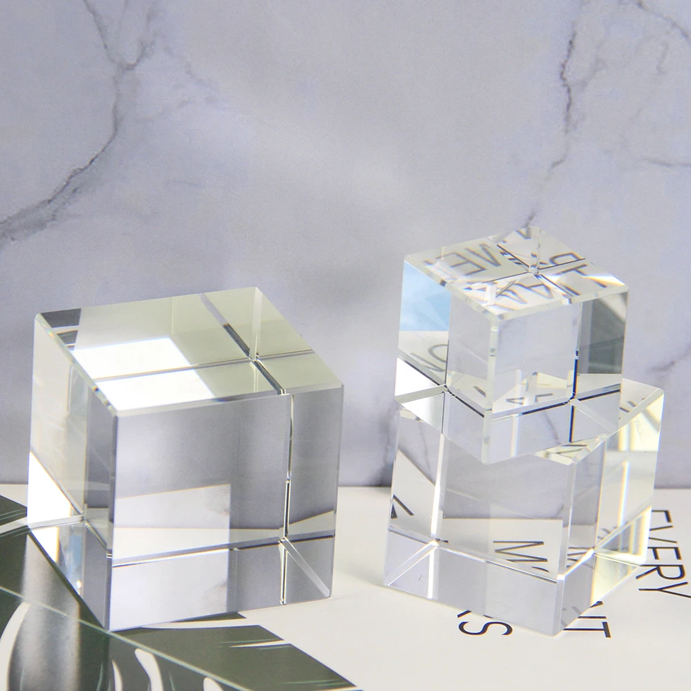 

Shining Wholesales Crystal Blank K9 Crystal Cube for 3D Laser Surface Engraving Customized Acceptable for Paper Weight