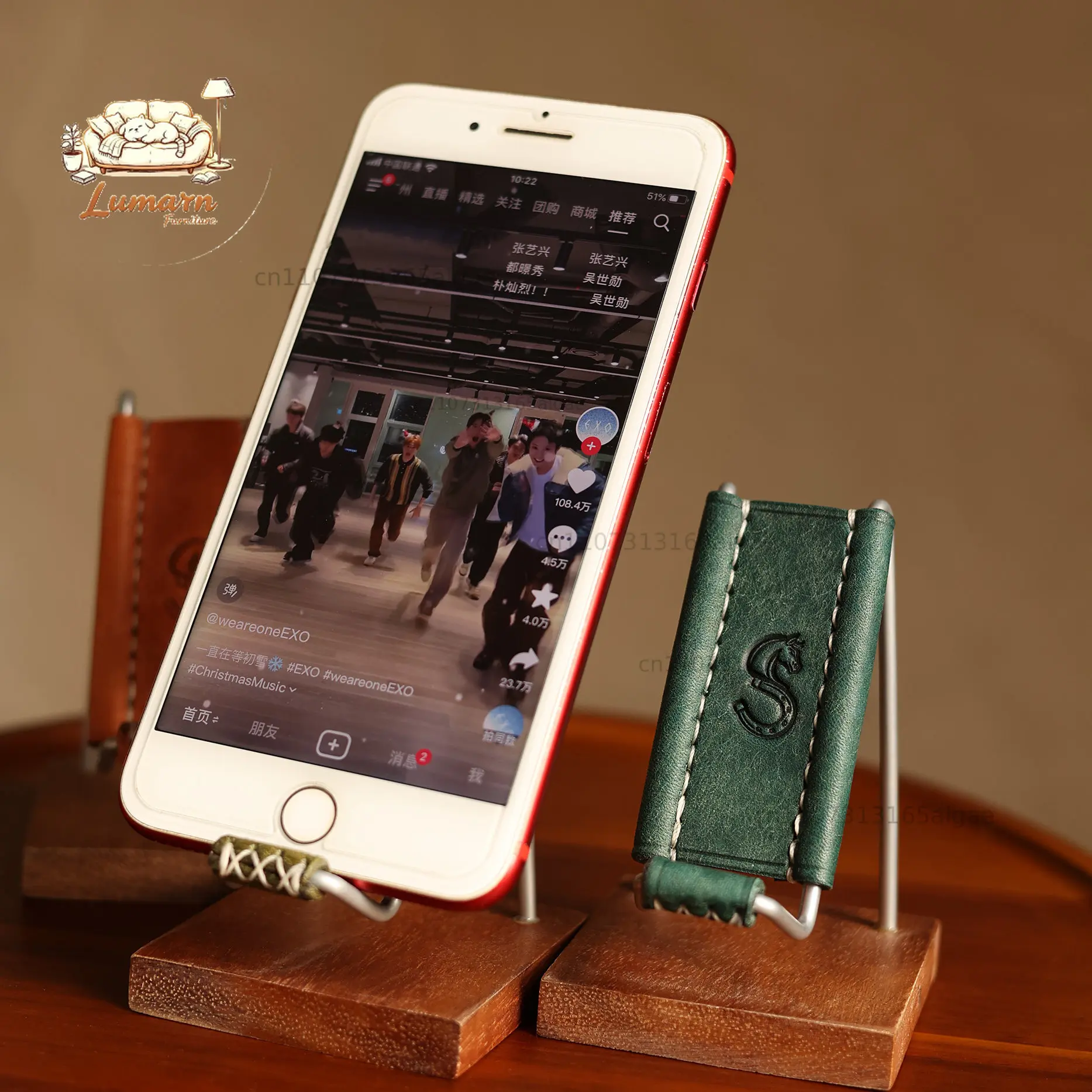 Handmade high-grease cowhide solid wood mobile phone tablet multi-functional bracket creative simple rack lazy chasing drama