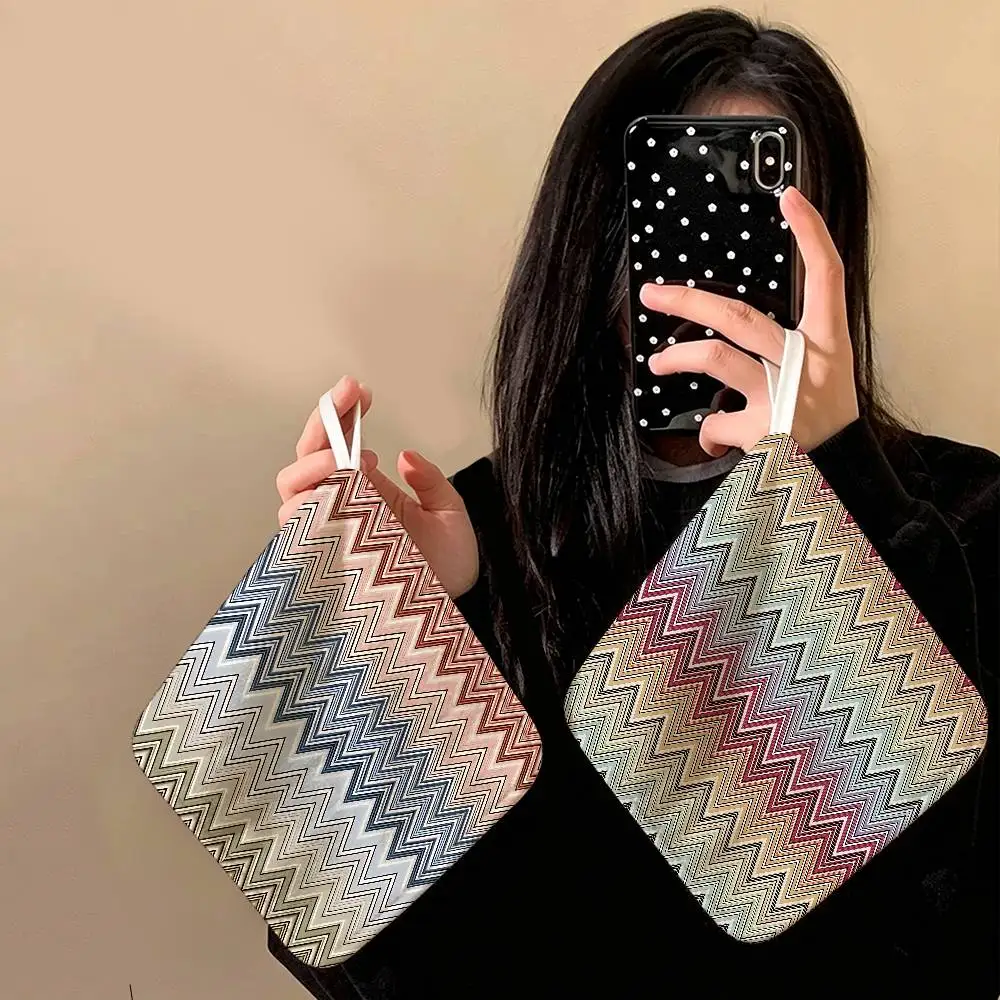 Geometric Zig Zag Wave Hanging Style Hand Wiping Towel, Polyester Cotton, Anti-fade for Indoor Kitchen Living Room