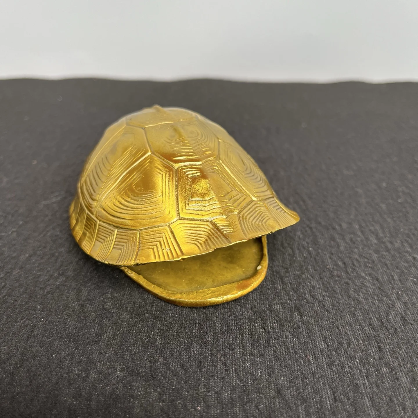 Brass tortoise shell Turtle texture Six line divination fortune-telling Amass wealth Ornaments Town house