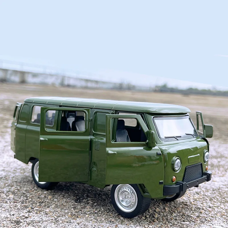 1/18 UAZ Travelers Alloy Traffic Bus Car Model Diecast Classic City Tour Vehicles Car Model Simulation Sound Light Kids Toy Gift