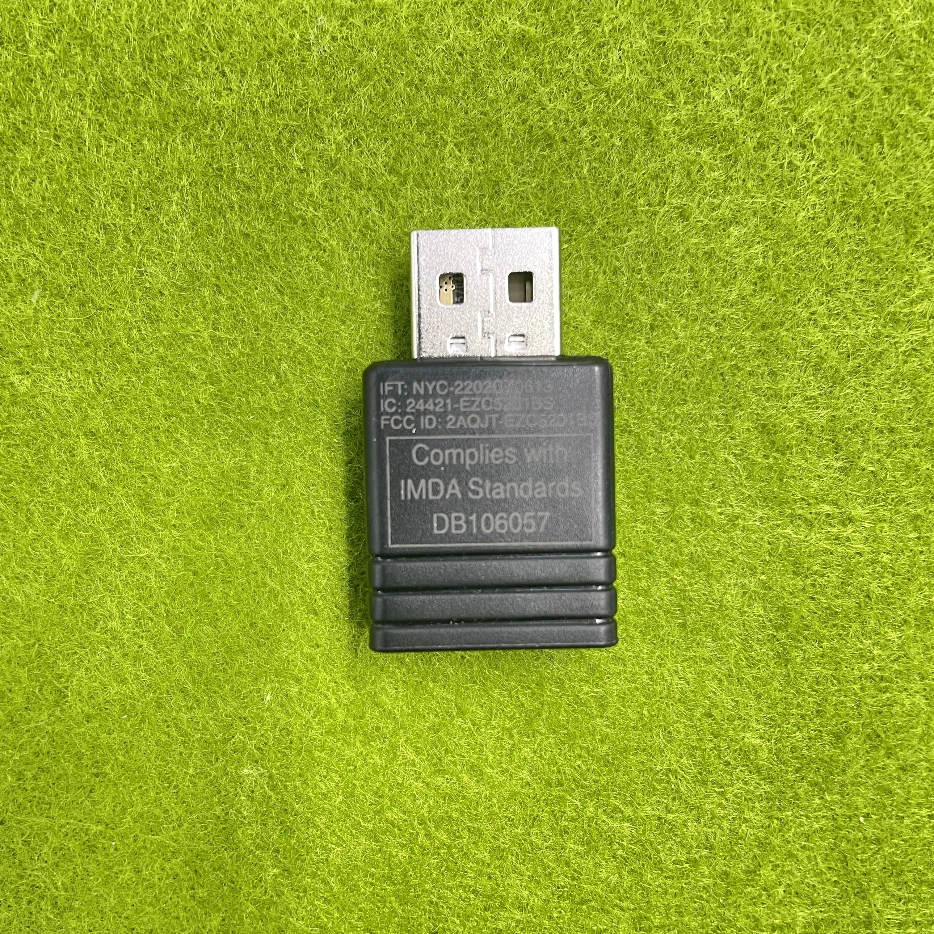 Oryginalny bezprzewodowy klucz USB EZC-5201BS QCast Mirror do PROJEKTORA RICOH EIKI ACER ASUS ZENBEAM E2 BEAM V3