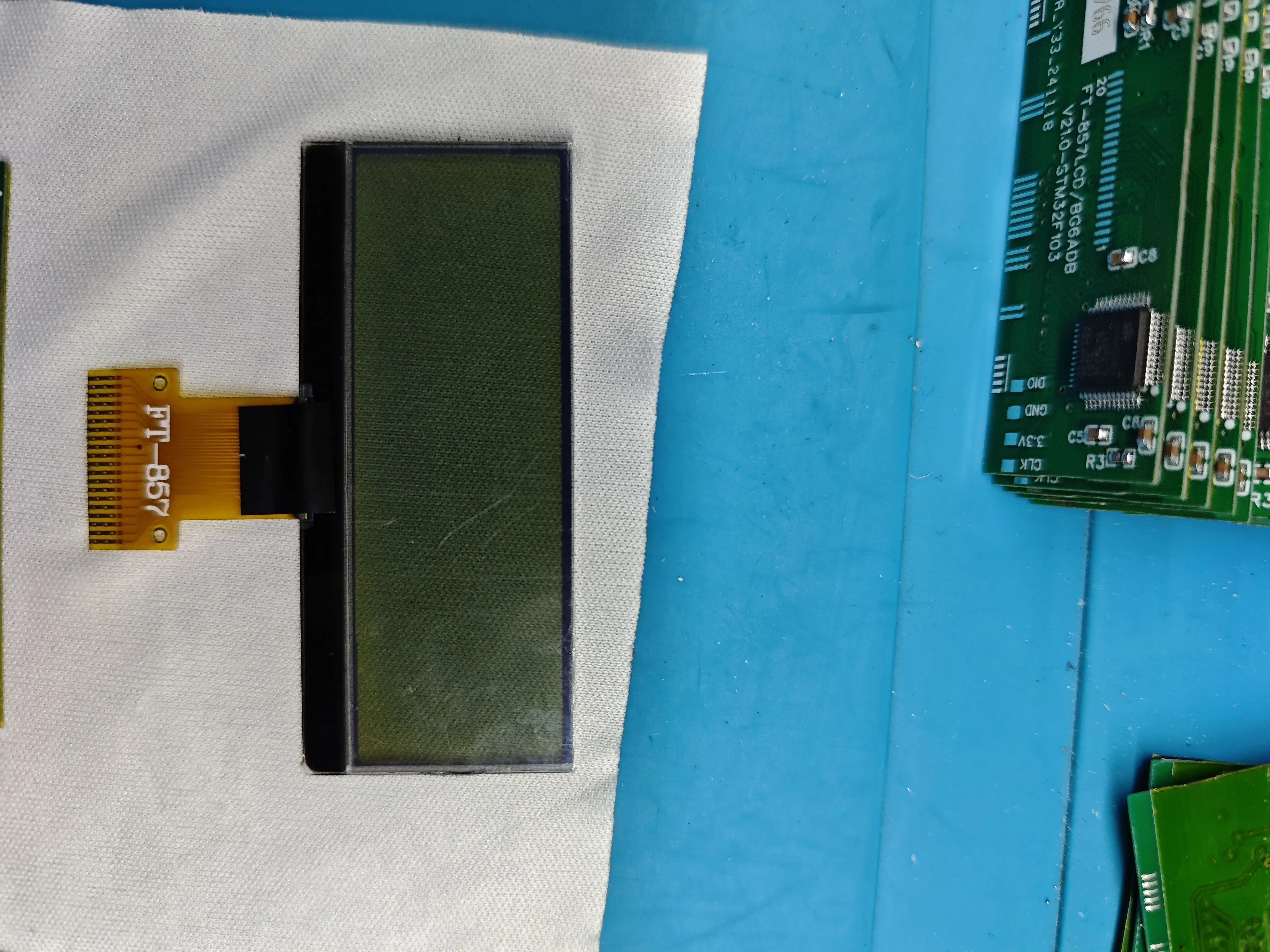 

LCD Display for FT-857/D LCD Full Display Open Mold Custom Replacement Screen