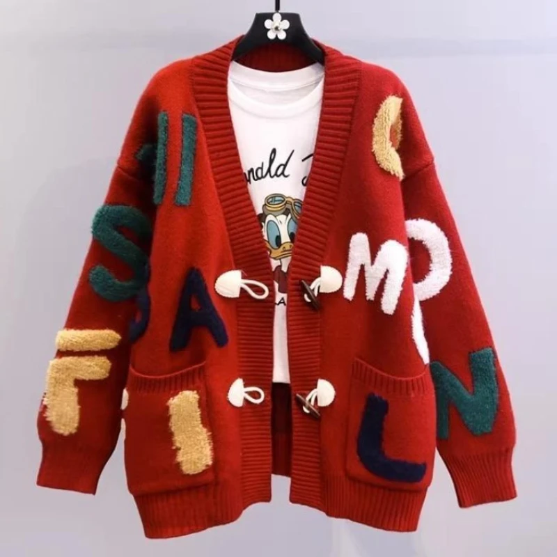 سترة غير رسمية على شكل قرن البقر بأزرار للنساء لخريف وشتاء جديد في ملابس سترة محبوكة فضفاضة وكسول