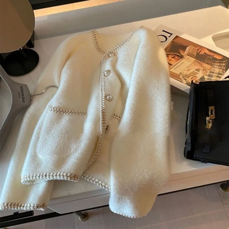 

Small Fragrant Wind Pearl Buckle Sweater Cardigan Women's Spring and Autumn White Gentle Soft Milk Mink Velvet Knitted Coat