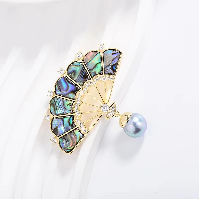 Elegant color Abalone shell pearl fan brooch micro zirconium high-grade Chinese style style shawls cheongsam pin female