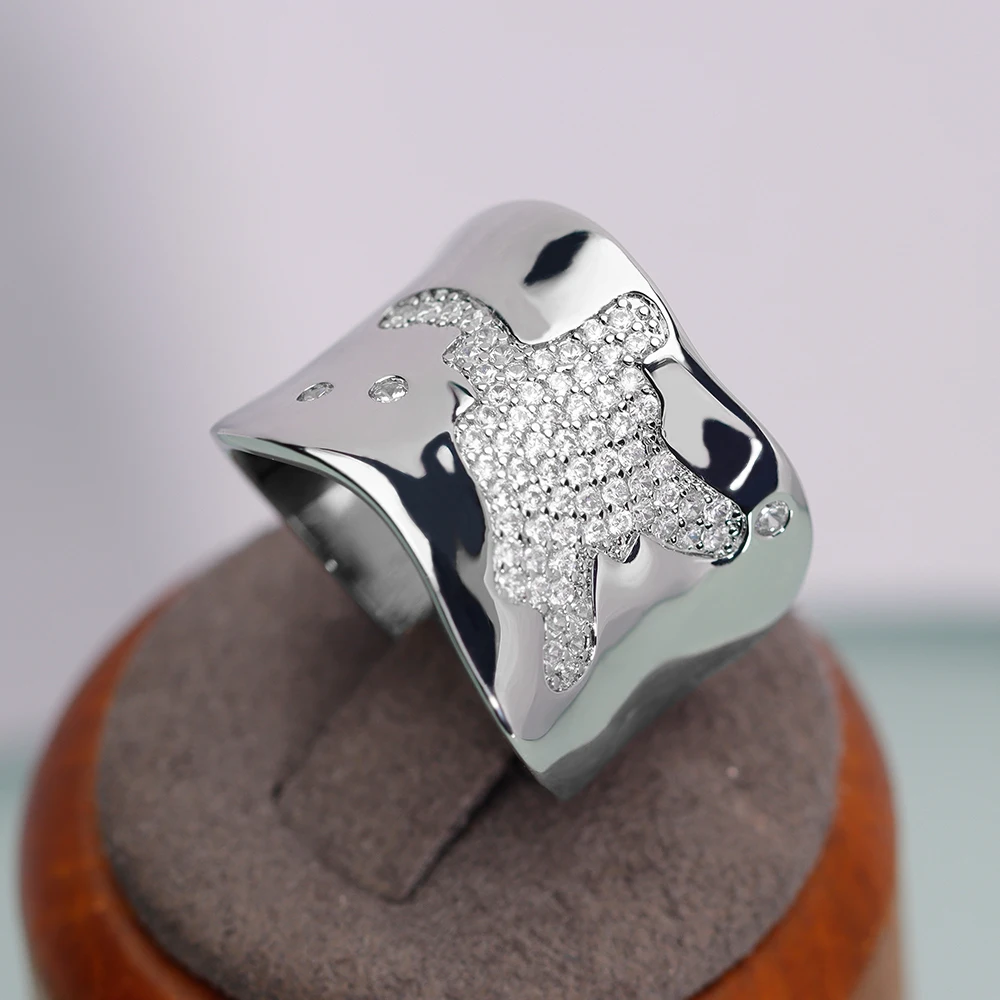 

2025 Romantic and Shiny New Stye CZ Wedding Band Ring High Quality Cubic Zirconia Finger Ring For a Female Wedding Party Gift