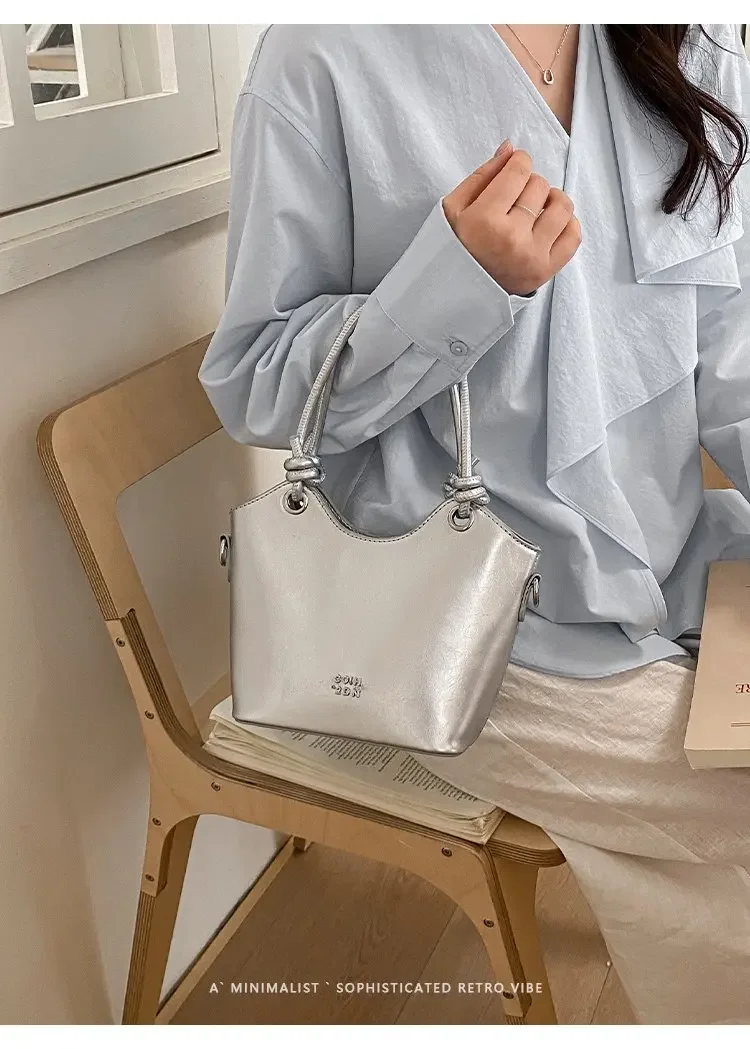

New Popular Portable Bucket Bag Women's Daily Versatile Premium Textured Commuter Shoulder Messenger Bag