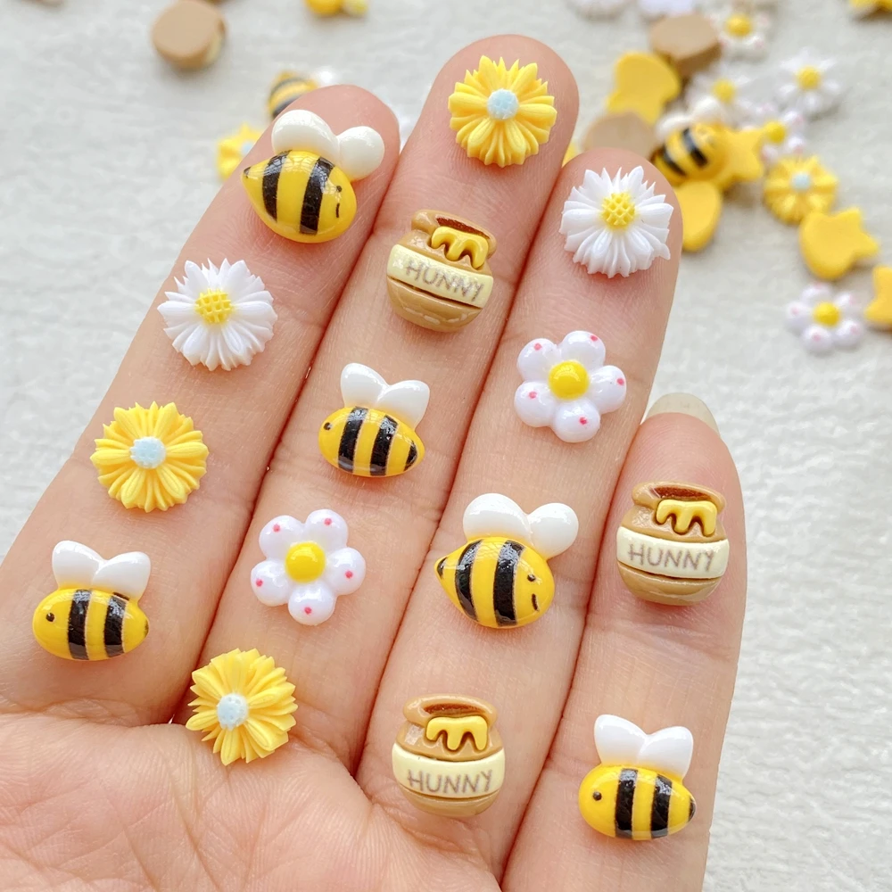 50 Stück niedliche Mini-Cartoon-Bienen aus Kunstharz, kleine Blumen, Chrysanthemen, Kunstnägel mit flacher Rückseite, DIY-Scrapbook-Dekoration, Schmuck, Bastelarbeiten – Detail 2