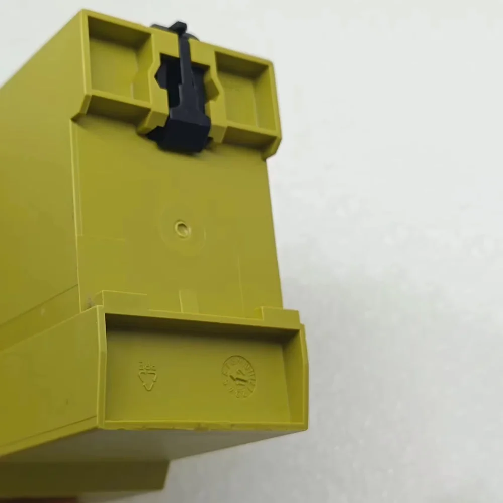 

774502 PNOZ XV2 PILZ Pilz Safety Relay