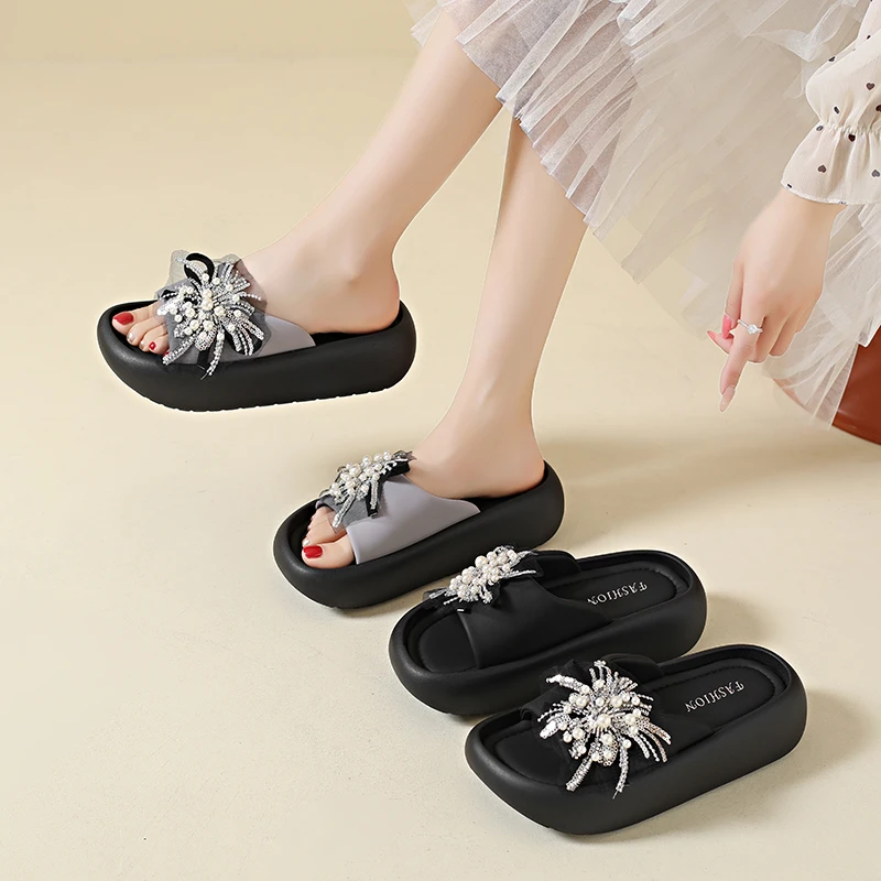 Retro Hollow Out Slippers Women Breathable PU Upper Non Slip Flat Sole Fashion Casual Indoor Outdoor Beach Shopping Comfort