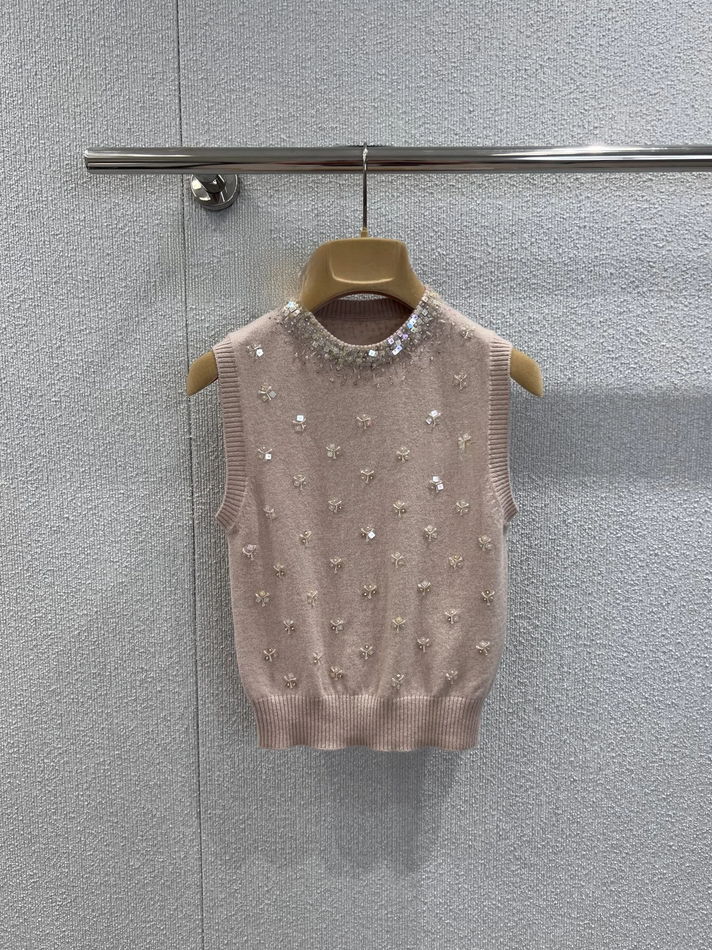 

Retro round Ne Embroidered Letter Knitted Vest Women Svel Slimming Agel Faionable Versatile Luxury Ele