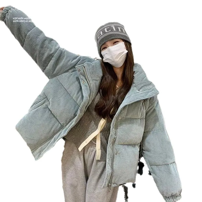 2025 شتاء جديد سروال قصير سترة قطن المرأة الكورية معطف صغير ، سميكة Breadman كلية نمط معطف بلون عادية فيرسا