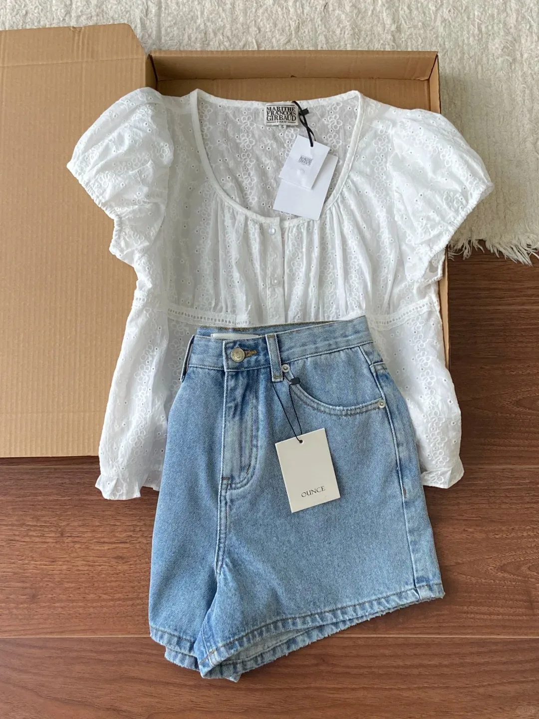 

Princ Sle White Lace Embroidery irt Breathable Cotton Bubble Sve ort Sve round Ne Girl's Loose Fit irt