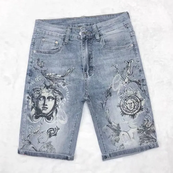 Spring/summer 2022 new ripped jeans, male embroidery, casual spirit, young man\'s five-cent pants, fashionable brand beggar pants