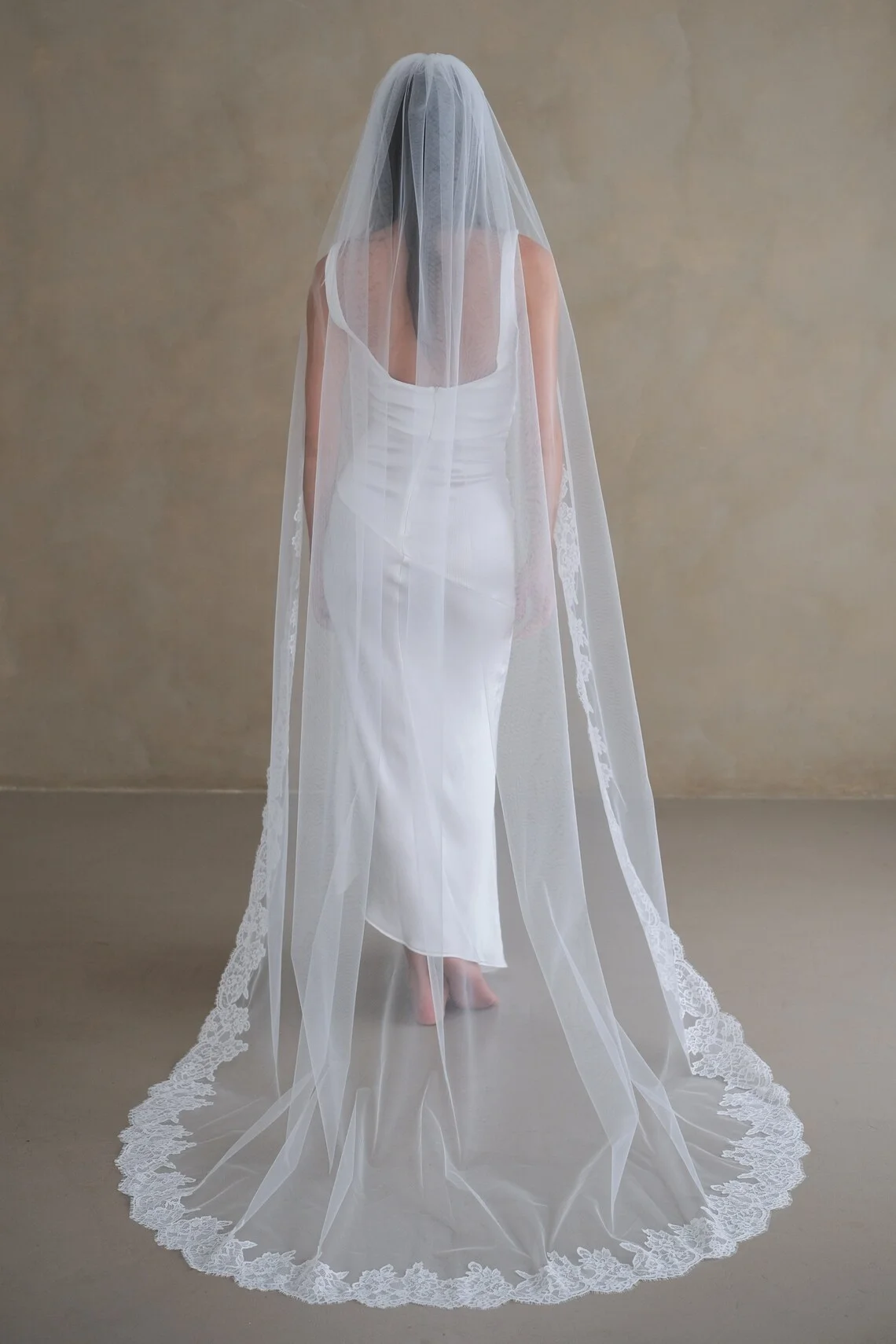 One Tier Veil with Partial Lace Trim Bridal Accessory Elegant Wedding Headwear