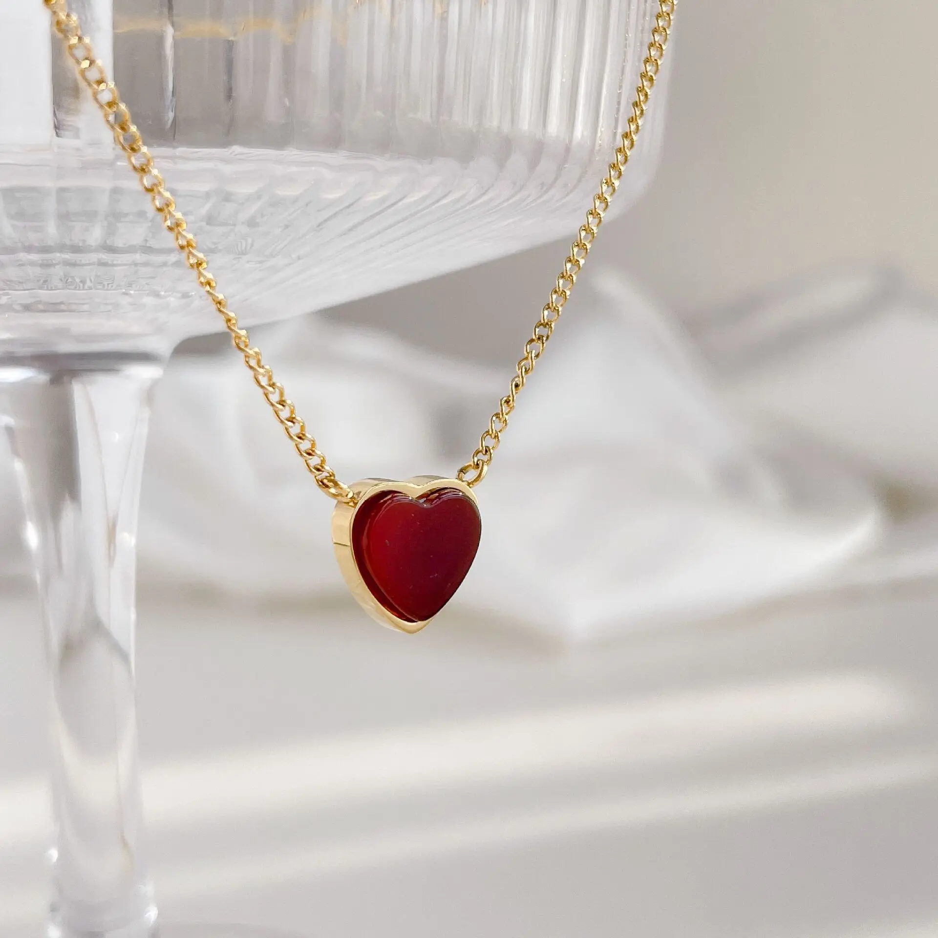 

Titanium With 18K Natural Stone Heart Necklace Women Jewelry Punk Designer Runway Rare Simply Gown Boho Japan Korean