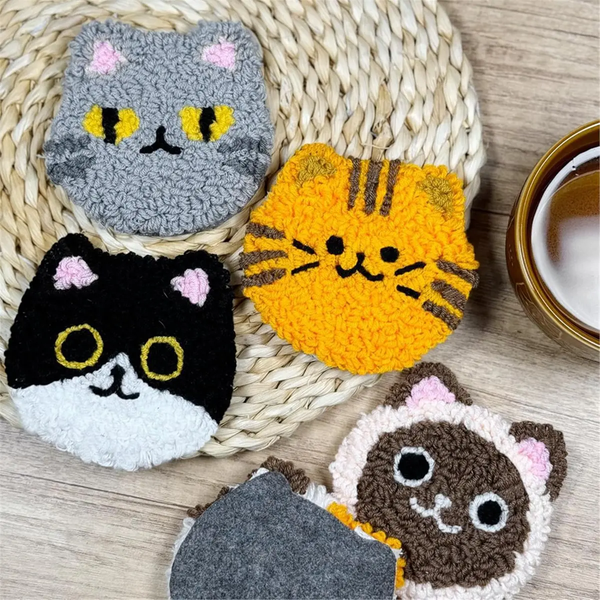Punch Needle Coasters Kit, Punch Needle Kits Adults Beginner, Cat Coasters Kit with Adhesive Felt, Yarns,Embroidery Hoop
